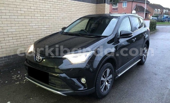 Gura Yakoze Toyota RAV4 Black Imodoka i Kampala mu Uganda Gura Yakoze Toyota RAV4 Black Imodoka i Kampala mu Uganda