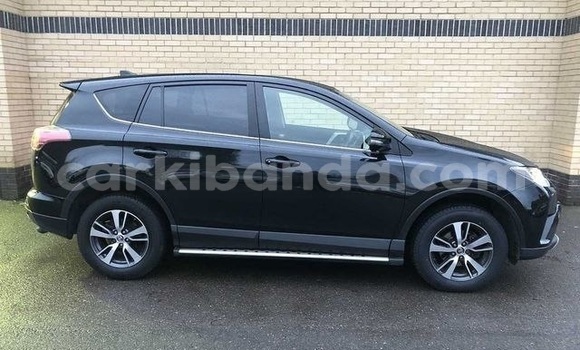 Gura Yakoze Toyota RAV4 Black Imodoka i Kampala mu Uganda Gura Yakoze Toyota RAV4 Black Imodoka i Kampala mu Uganda