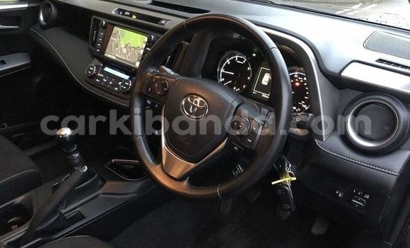 Gura Yakoze Toyota RAV4 Black Imodoka i Kampala mu Uganda Gura Yakoze Toyota RAV4 Black Imodoka i Kampala mu Uganda