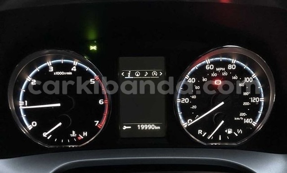 Gura Yakoze Toyota RAV4 Black Imodoka i Kampala mu Uganda Gura Yakoze Toyota RAV4 Black Imodoka i Kampala mu Uganda