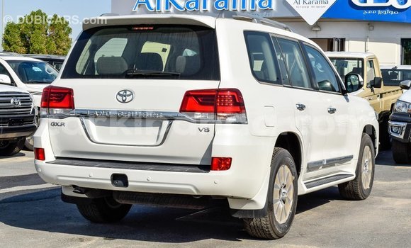 Buy Import Toyota Land Cruiser White Car in Import - Dubai in Uganda Buy Import Toyota Land Cruiser White Car in Import - Dubai in Uganda