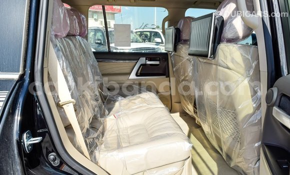 Buy Import Toyota Land Cruiser Black Car in Import - Dubai in Uganda Buy Import Toyota Land Cruiser Black Car in Import - Dubai in Uganda