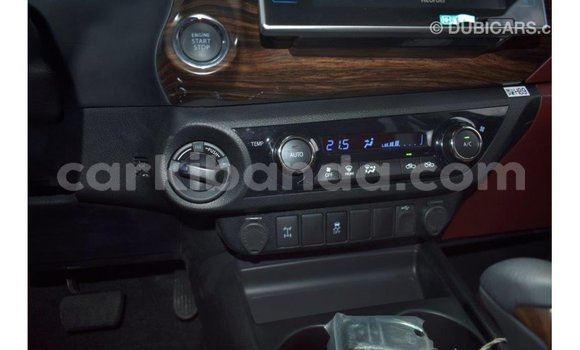 Nunua Imported Toyota Hilux Nyeusi Gari ndani ya Import - Dubai nchini Uganda Nunua Imported Toyota Hilux Nyeusi Gari ndani ya Import - Dubai nchini Uganda