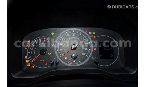 Nunua Imported Toyota Hiace Nyeupe Gari ndani ya Import - Dubai nchini Uganda Nunua Imported Toyota Hiace Nyeupe Gari ndani ya Import - Dubai nchini Uganda