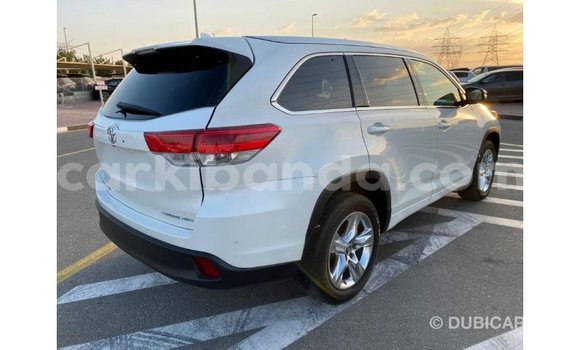 Buy Import Toyota Highlander White Car in Import - Dubai in Uganda Buy Import Toyota Highlander White Car in Import - Dubai in Uganda