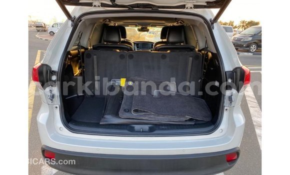 Buy Import Toyota Highlander White Car in Import - Dubai in Uganda Buy Import Toyota Highlander White Car in Import - Dubai in Uganda