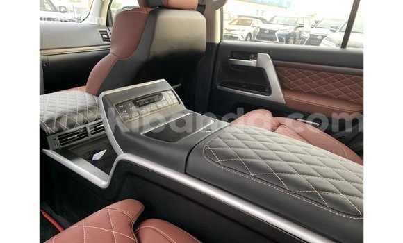 Gura Imported Toyota Land Cruiser Black Imodoka i Import - Dubai mu Uganda Gura Imported Toyota Land Cruiser Black Imodoka i Import - Dubai mu Uganda