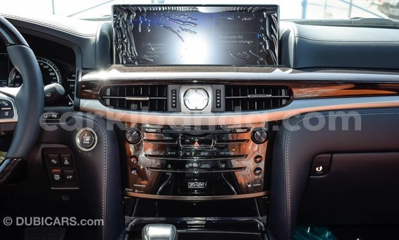 Acheter Import Voiture Lexus LX Blanc à Import - Dubai, Ouganda Acheter Import Voiture Lexus LX Blanc à Import - Dubai, Ouganda