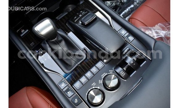 Acheter Import Voiture Lexus LX Blanc à Import - Dubai, Ouganda Acheter Import Voiture Lexus LX Blanc à Import - Dubai, Ouganda