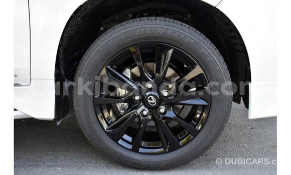 Acheter Import Voiture Lexus LX Blanc à Import - Dubai, Ouganda Acheter Import Voiture Lexus LX Blanc à Import - Dubai, Ouganda