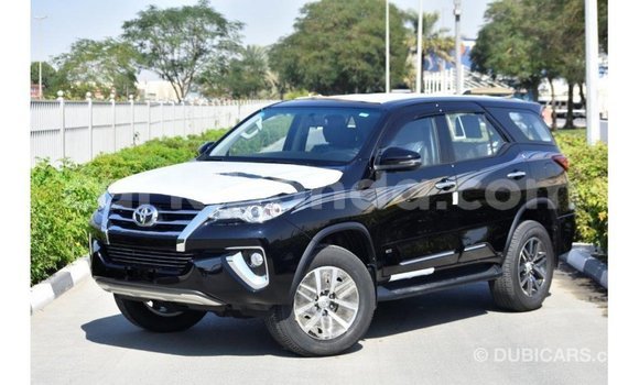 Nunua Imported Toyota Fortuner Nyeusi Gari ndani ya Import - Dubai nchini Uganda Nunua Imported Toyota Fortuner Nyeusi Gari ndani ya Import - Dubai nchini Uganda