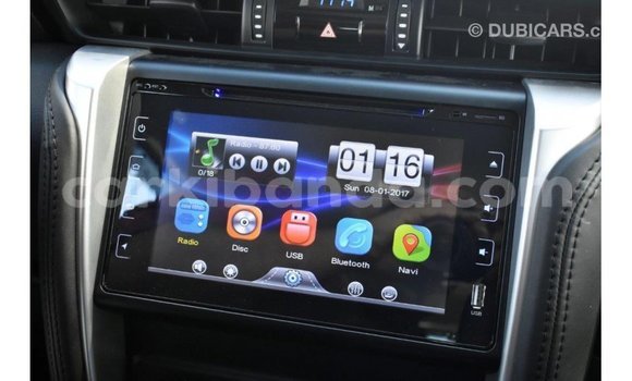 Nunua Imported Toyota Fortuner Nyeusi Gari ndani ya Import - Dubai nchini Uganda Nunua Imported Toyota Fortuner Nyeusi Gari ndani ya Import - Dubai nchini Uganda