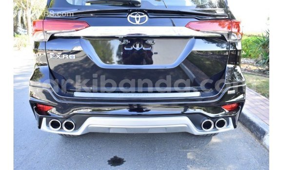 Nunua Imported Toyota Fortuner Nyeusi Gari ndani ya Import - Dubai nchini Uganda Nunua Imported Toyota Fortuner Nyeusi Gari ndani ya Import - Dubai nchini Uganda