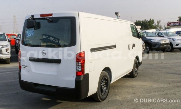 Acheter Import Voiture Nissan Urvan Blanc à Import - Dubai, Ouganda Acheter Import Voiture Nissan Urvan Blanc à Import - Dubai, Ouganda