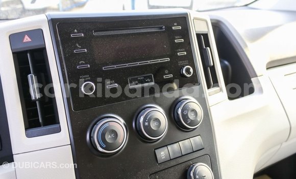 Acheter Import Voiture Toyota Hiace Blanc à Import - Dubai, Ouganda Acheter Import Voiture Toyota Hiace Blanc à Import - Dubai, Ouganda