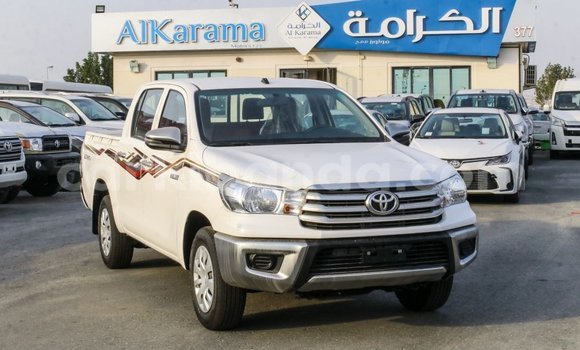 Acheter Import Voiture Toyota Hilux Blanc à Import - Dubai, Ouganda Acheter Import Voiture Toyota Hilux Blanc à Import - Dubai, Ouganda