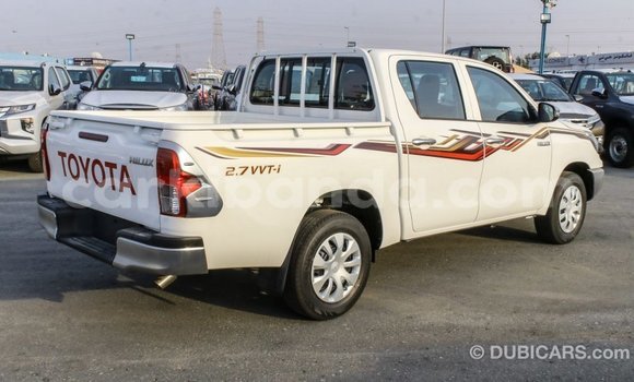 Acheter Import Voiture Toyota Hilux Blanc à Import - Dubai, Ouganda Acheter Import Voiture Toyota Hilux Blanc à Import - Dubai, Ouganda