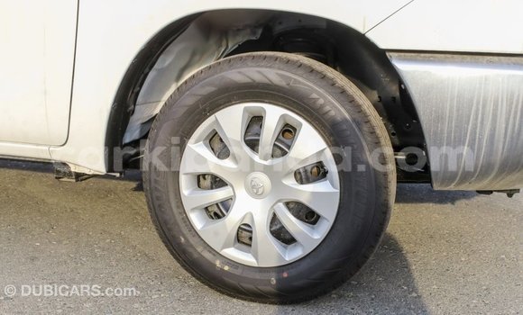 Acheter Import Voiture Toyota Hilux Blanc à Import - Dubai, Ouganda Acheter Import Voiture Toyota Hilux Blanc à Import - Dubai, Ouganda