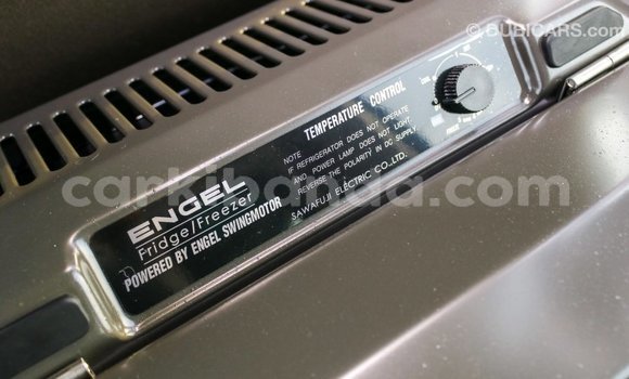 Acheter Import Voiture Toyota Coaster Blanc à Import - Dubai, Ouganda Acheter Import Voiture Toyota Coaster Blanc à Import - Dubai, Ouganda