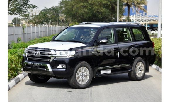 Acheter Import Voiture Toyota Land Cruiser Noir à Import - Dubai, Ouganda Acheter Import Voiture Toyota Land Cruiser Noir à Import - Dubai, Ouganda