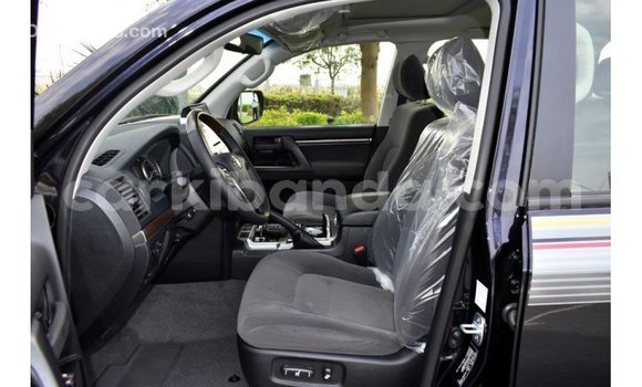 Acheter Import Voiture Toyota Land Cruiser Noir à Import - Dubai, Ouganda Acheter Import Voiture Toyota Land Cruiser Noir à Import - Dubai, Ouganda