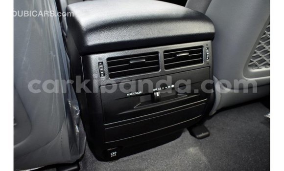 Acheter Import Voiture Toyota Land Cruiser Noir à Import - Dubai, Ouganda Acheter Import Voiture Toyota Land Cruiser Noir à Import - Dubai, Ouganda