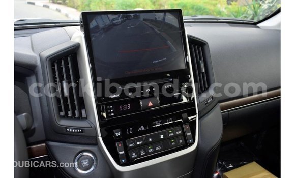 Acheter Import Voiture Toyota Land Cruiser Noir à Import - Dubai, Ouganda Acheter Import Voiture Toyota Land Cruiser Noir à Import - Dubai, Ouganda