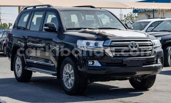 Acheter Import Voiture Toyota Land Cruiser Noir à Import - Dubai, Ouganda Acheter Import Voiture Toyota Land Cruiser Noir à Import - Dubai, Ouganda