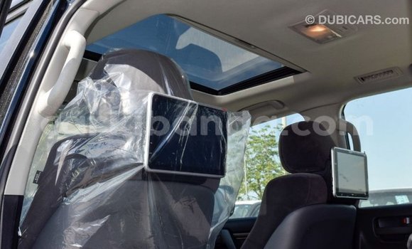 Acheter Import Voiture Toyota Land Cruiser Noir à Import - Dubai, Ouganda Acheter Import Voiture Toyota Land Cruiser Noir à Import - Dubai, Ouganda