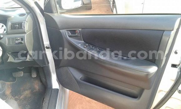 Gura Yakoze Toyota Runx Silver Imodoka i Kampala mu Uganda Gura Yakoze Toyota Runx Silver Imodoka i Kampala mu Uganda