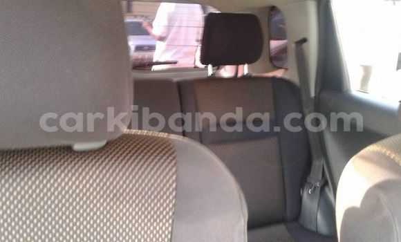 Gura Yakoze Toyota Runx Silver Imodoka i Kampala mu Uganda Gura Yakoze Toyota Runx Silver Imodoka i Kampala mu Uganda