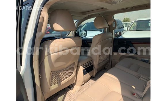 Gura Imported Toyota Land Cruiser White Imodoka i Import - Dubai mu Uganda Gura Imported Toyota Land Cruiser White Imodoka i Import - Dubai mu Uganda