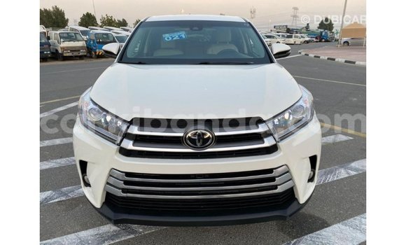 Gura Imported Toyota Highlander White Imodoka i Import - Dubai mu Uganda Gura Imported Toyota Highlander White Imodoka i Import - Dubai mu Uganda