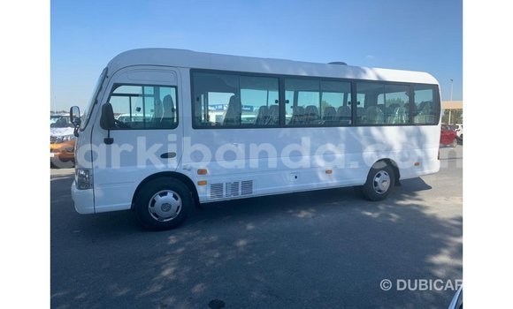 Gura Imported Hyundai Accent White Imodoka i Import - Dubai mu Uganda Gura Imported Hyundai Accent White Imodoka i Import - Dubai mu Uganda