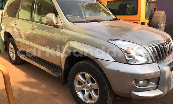 Gura Yakoze Toyota Prado Other Imodoka i Kampala mu Uganda Gura Yakoze Toyota Prado Other Imodoka i Kampala mu Uganda