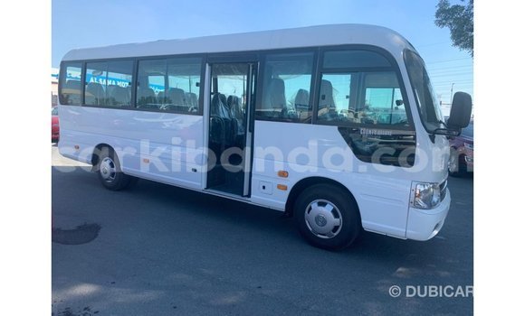 Gura Imported Hyundai Accent White Imodoka i Import - Dubai mu Uganda Gura Imported Hyundai Accent White Imodoka i Import - Dubai mu Uganda