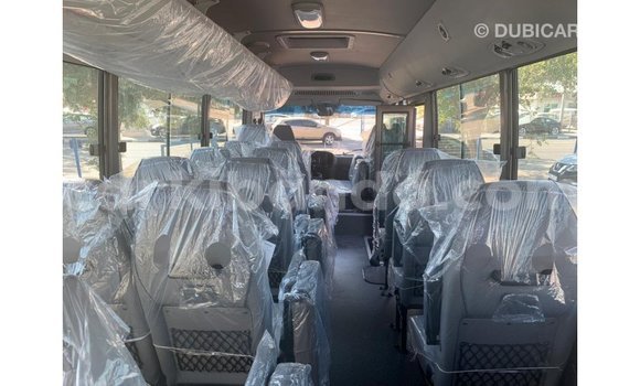 Gura Imported Hyundai Accent White Imodoka i Import - Dubai mu Uganda Gura Imported Hyundai Accent White Imodoka i Import - Dubai mu Uganda