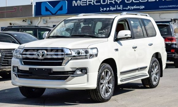 Gura Imported Toyota Land Cruiser White Imodoka i Import - Dubai mu Uganda Gura Imported Toyota Land Cruiser White Imodoka i Import - Dubai mu Uganda