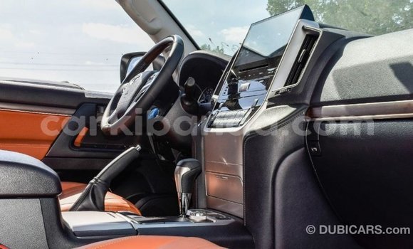 Gura Imported Toyota Land Cruiser White Imodoka i Import - Dubai mu Uganda Gura Imported Toyota Land Cruiser White Imodoka i Import - Dubai mu Uganda