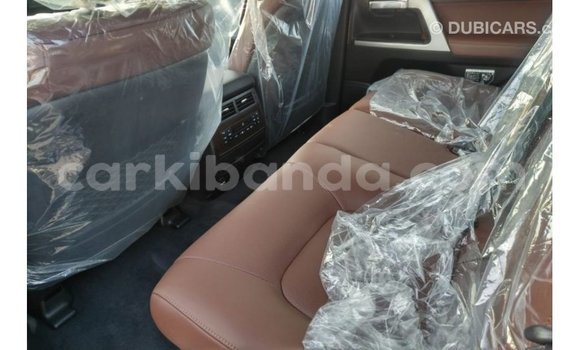 Acheter Import Voiture Toyota Land Cruiser Blanc à Import - Dubai, Ouganda Acheter Import Voiture Toyota Land Cruiser Blanc à Import - Dubai, Ouganda