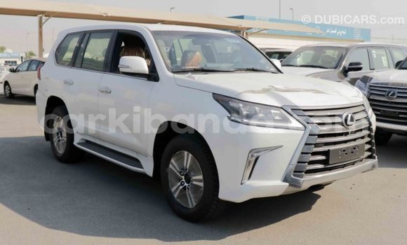Acheter Import Voiture Lexus LX Blanc à Import - Dubai, Ouganda Acheter Import Voiture Lexus LX Blanc à Import - Dubai, Ouganda