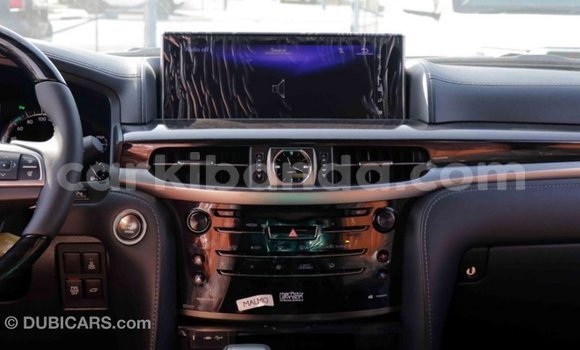 Acheter Import Voiture Lexus LX Blanc à Import - Dubai, Ouganda Acheter Import Voiture Lexus LX Blanc à Import - Dubai, Ouganda