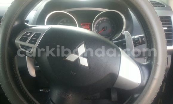 Gura Yakoze Mitsubishi Outlander Black Imodoka i Kampala mu Uganda Gura Yakoze Mitsubishi Outlander Black Imodoka i Kampala mu Uganda