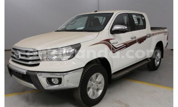 Acheter Import Voiture Toyota Hilux Blanc à Import - Dubai, Ouganda Acheter Import Voiture Toyota Hilux Blanc à Import - Dubai, Ouganda