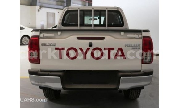 Acheter Import Voiture Toyota Hilux Blanc à Import - Dubai, Ouganda Acheter Import Voiture Toyota Hilux Blanc à Import - Dubai, Ouganda