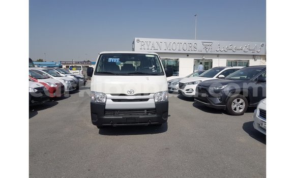 Gura Imported Toyota Hiace White Imodoka i Import - Dubai mu Uganda Gura Imported Toyota Hiace White Imodoka i Import - Dubai mu Uganda