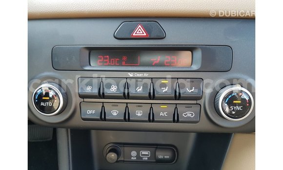 Gura Imported Kia Sportage White Imodoka i Import - Dubai mu Uganda Gura Imported Kia Sportage White Imodoka i Import - Dubai mu Uganda