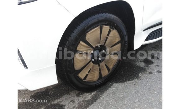 Gura Imported Lexus LX White Imodoka i Import - Dubai mu Uganda Gura Imported Lexus LX White Imodoka i Import - Dubai mu Uganda