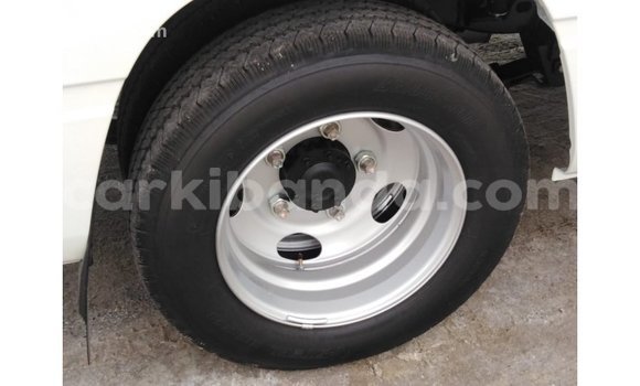 Gura Imported Toyota Coaster White Imodoka i Import - Dubai mu Uganda Gura Imported Toyota Coaster White Imodoka i Import - Dubai mu Uganda