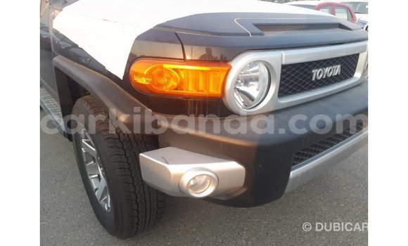 Gura Imported Toyota FJ Cruiser Black Imodoka i Import - Dubai mu Uganda Gura Imported Toyota FJ Cruiser Black Imodoka i Import - Dubai mu Uganda